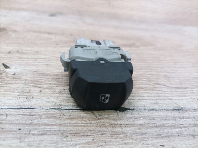 bontott RENAULT MEGANE II Jobb első Ablakemelő Kapcsoló