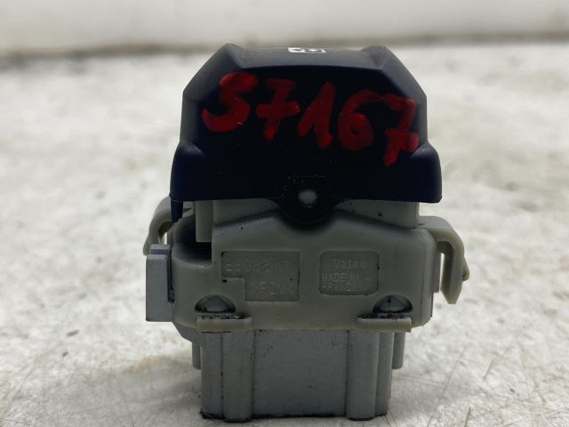 bontott RENAULT MEGANE II Jobb első Ablakemelő Kapcsoló