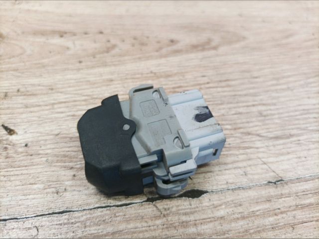 bontott RENAULT MEGANE II Jobb első Ablakemelő Kapcsoló