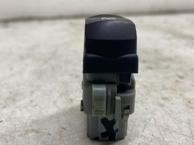 bontott RENAULT MEGANE II Jobb első Ablakemelő Kapcsoló