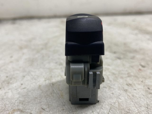 bontott RENAULT MEGANE II Jobb első Ablakemelő Kapcsoló