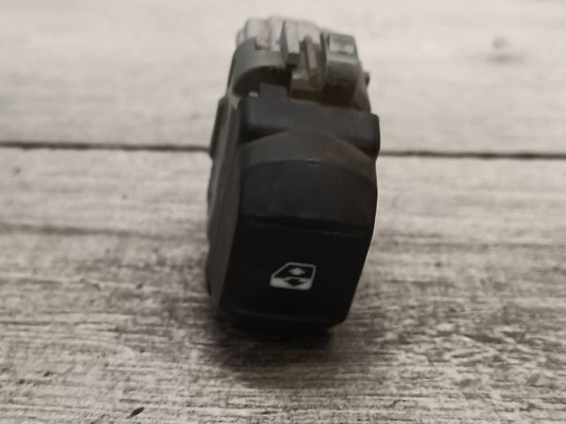 bontott RENAULT MEGANE II Jobb első Ablakemelő Kapcsoló
