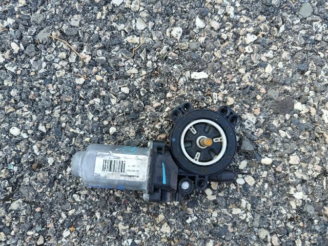 bontott RENAULT MEGANE II Jobb első Ablakemelő Motor