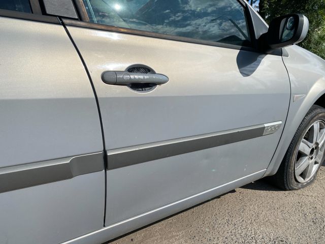 bontott RENAULT MEGANE II Jobb első Ajtó (Üres lemez)