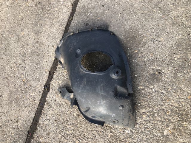 bontott RENAULT MEGANE II Jobb első Első Dobbetét (Kerékjárati, Műanyag)