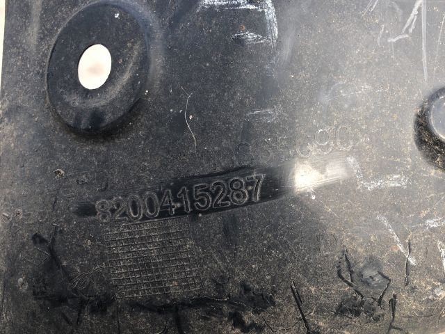 bontott RENAULT MEGANE II Jobb első Első Dobbetét (Kerékjárati, Műanyag)