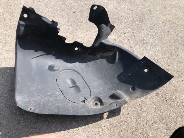 bontott RENAULT MEGANE II Jobb első Első Dobbetét (Kerékjárati, Műanyag)