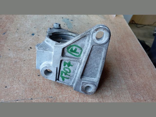 bontott RENAULT MEGANE II Jobb első Féltengely Tartó