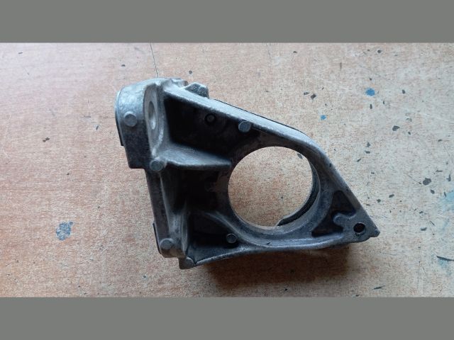 bontott RENAULT MEGANE II Jobb első Féltengely Tartó