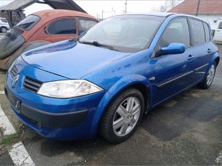 bontott RENAULT MEGANE II Jobb első Lökhárító Díszléc