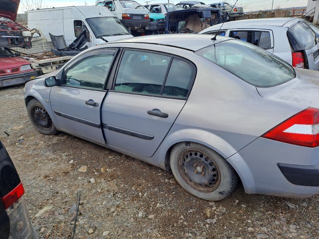 bontott RENAULT MEGANE II Jobb első Lökhárító Díszléc