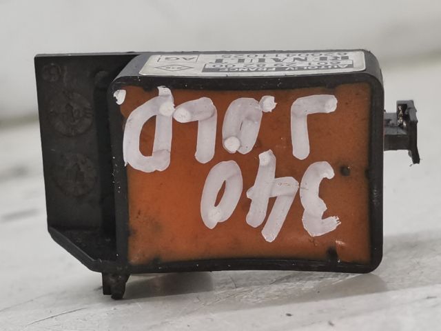 bontott RENAULT MEGANE II Jobb első Oldal Ütközés Érzékelő