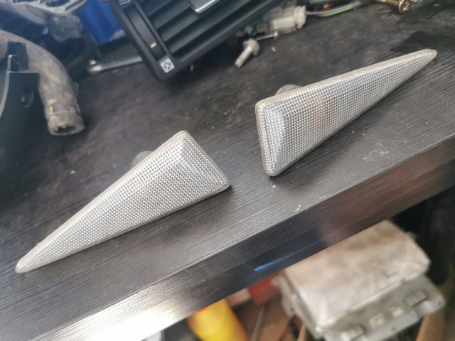 bontott RENAULT MEGANE II Jobb első Sárvédő Irányjelző