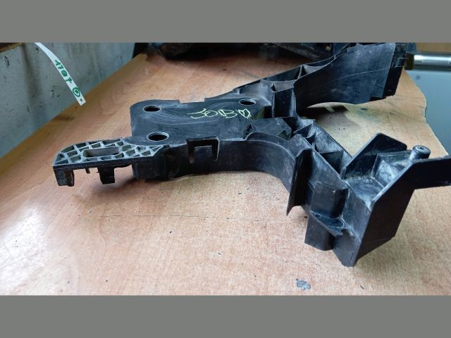 bontott RENAULT MEGANE II Jobb Fényszóró Tartó