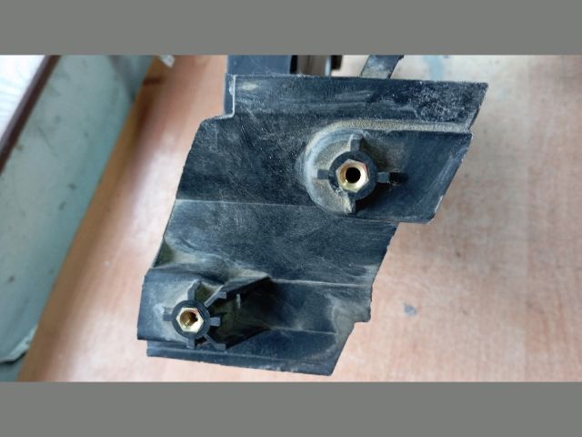 bontott RENAULT MEGANE II Jobb Fényszóró Tartó