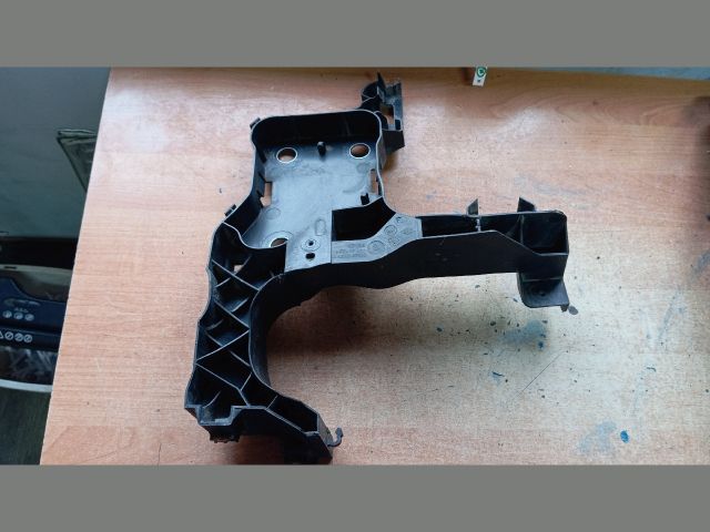 bontott RENAULT MEGANE II Jobb Fényszóró Tartó