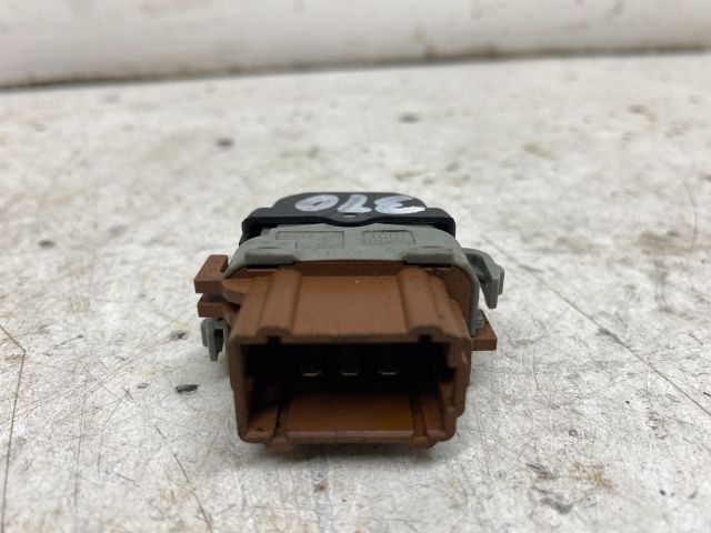 bontott RENAULT MEGANE II Jobb hátsó Ablakemelő Kapcsoló