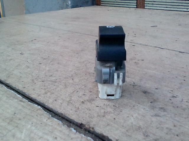 bontott RENAULT MEGANE II Jobb hátsó Ablakemelő Kapcsoló