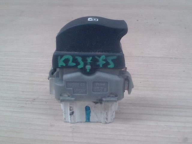 bontott RENAULT MEGANE II Jobb hátsó Ablakemelő Kapcsoló