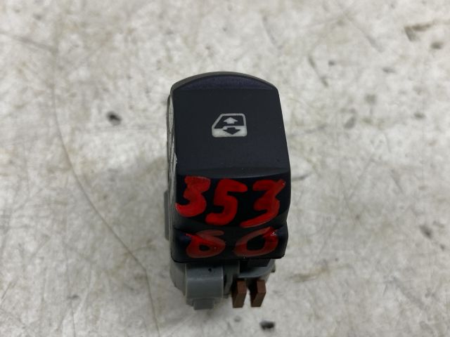 bontott RENAULT MEGANE II Jobb hátsó Ablakemelő Kapcsoló