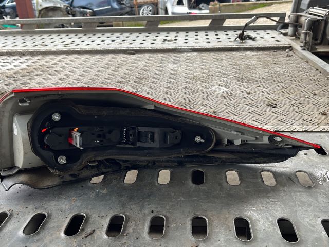 bontott RENAULT MEGANE II Jobb Hátsó Lámpa