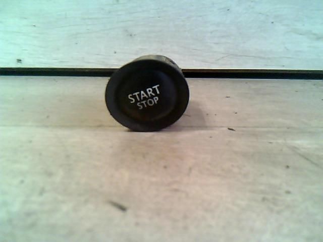 bontott RENAULT MEGANE II Jobb Tolóajtó Nyitó Gomb