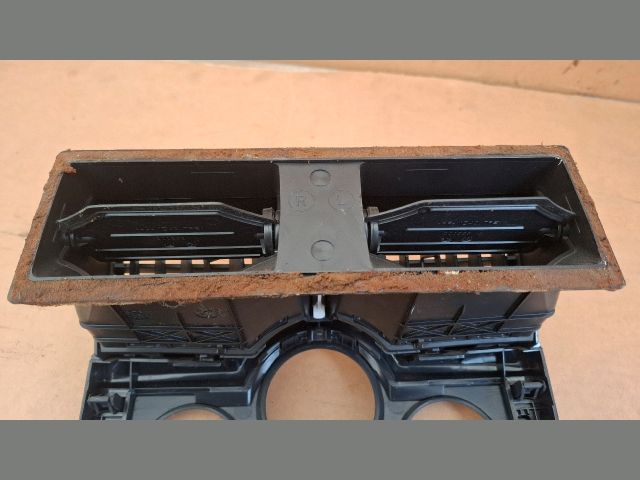 bontott RENAULT MEGANE II Középkonzol Keret