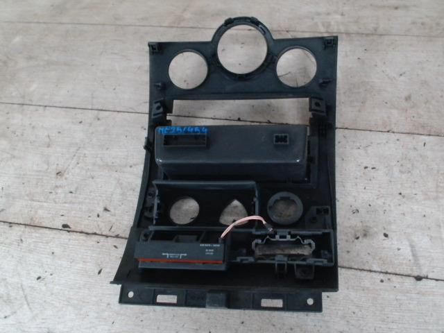 bontott RENAULT MEGANE II Középkonzol Keret