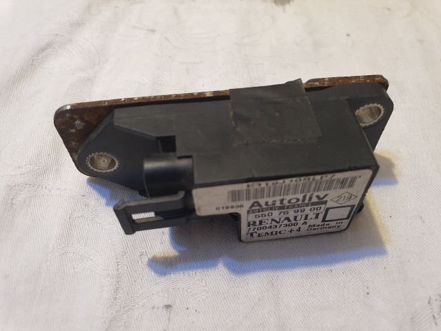 bontott RENAULT MEGANE II Központi Ütközés Érzékelő