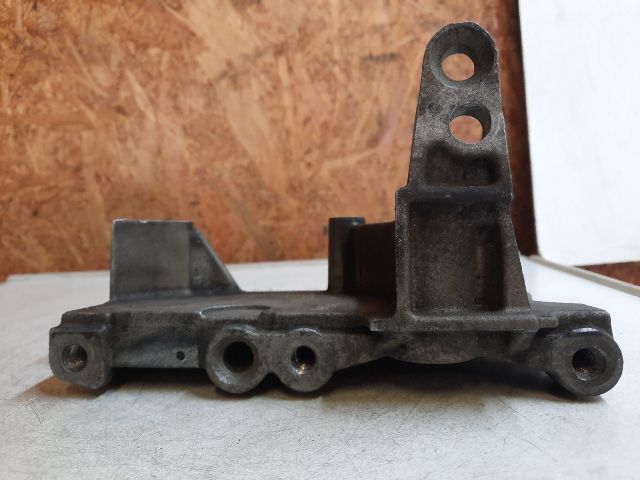 bontott RENAULT MEGANE II Motor Tartó Bak (Fém)