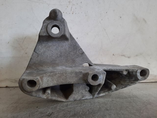bontott RENAULT MEGANE II Motor Tartó Bak Jobb