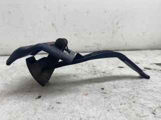 bontott RENAULT MEGANE II Motorháztető Nyitó Kar / Gomb