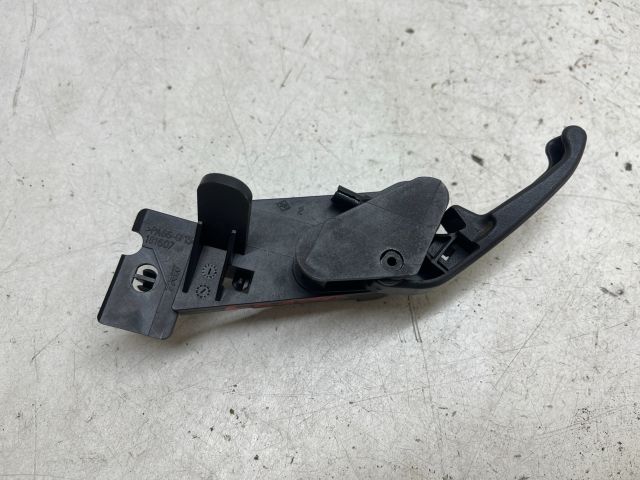 bontott RENAULT MEGANE II Motorháztető Nyitó Kar / Gomb