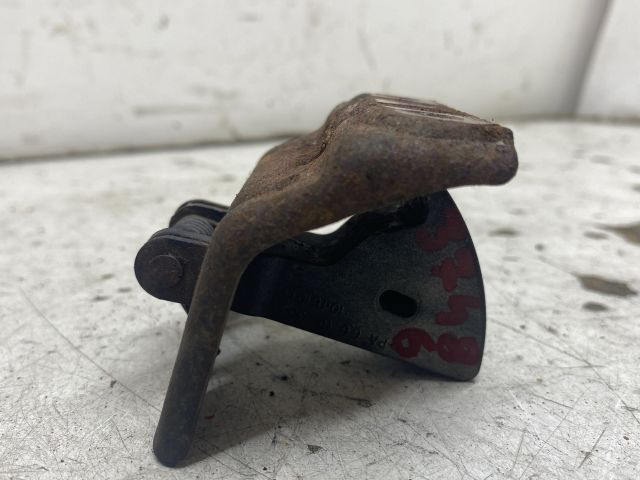 bontott RENAULT MEGANE II Motorháztető Nyitó Kar / Gomb