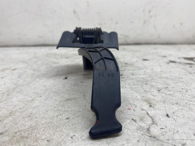 bontott RENAULT MEGANE II Motorháztető Nyitó Kar / Gomb