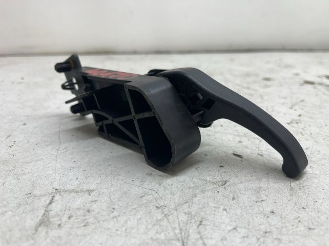 bontott RENAULT MEGANE II Motorháztető Nyitó Kar / Gomb