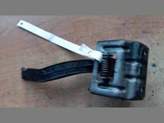 bontott RENAULT MEGANE II Motorháztető Nyitó Kar / Gomb