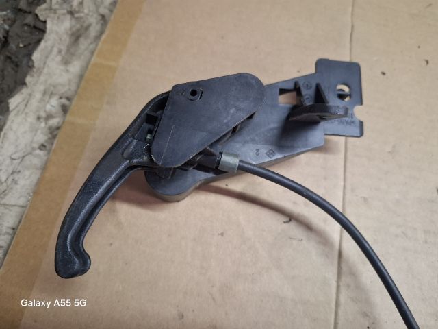 bontott RENAULT MEGANE II Motorháztető Nyitó Kar / Gomb