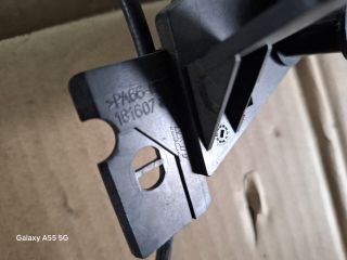 bontott RENAULT MEGANE II Motorháztető Nyitó Kar / Gomb