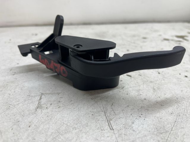 bontott RENAULT MEGANE II Motorháztető Nyitó Kar / Gomb