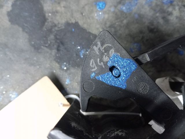 bontott RENAULT MEGANE II Motorháztető Nyitó Kar / Gomb