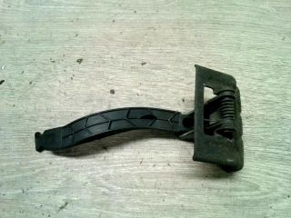 bontott RENAULT MEGANE II Motorháztető Nyitó Kar / Gomb