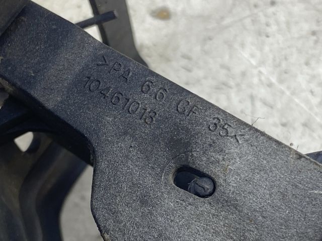 bontott RENAULT MEGANE II Motorháztető Nyitó Kar / Gomb