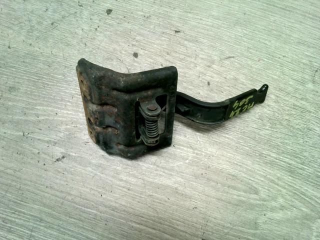 bontott RENAULT MEGANE II Motorháztető Nyitó Kar / Gomb