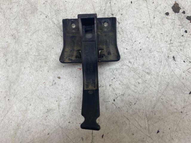 bontott RENAULT MEGANE II Motorháztető Nyitó Kar / Gomb