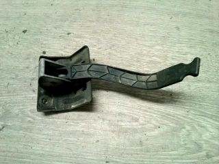 bontott RENAULT MEGANE II Motorháztető Nyitó Kar / Gomb