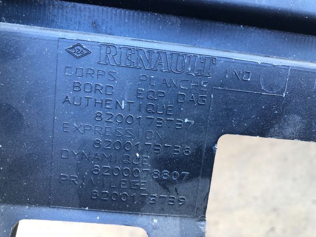 bontott RENAULT MEGANE II Műszerfal Héj