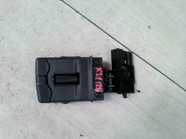 bontott RENAULT MEGANE II Rádió / CD Kapcsoló