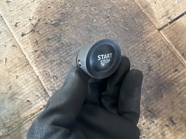 bontott RENAULT MEGANE II Start / Stop Indító Gomb