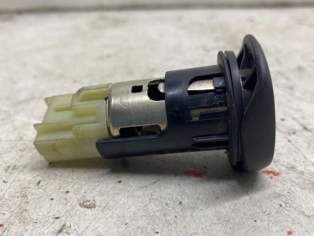 bontott RENAULT MEGANE II Szivargyújtó Aljzat